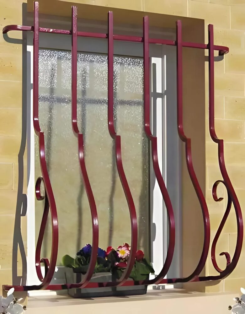 Warum sind manche Fenstergitter nach außen gebogen?