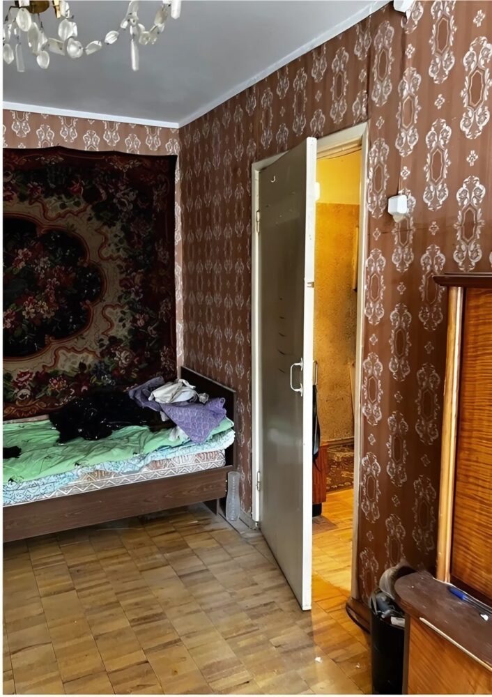 Verwandlung einer Einzimmerwohnung in ein stilvolles Studio mit separatem Schlafzimmer: eine clevere Umgestaltung